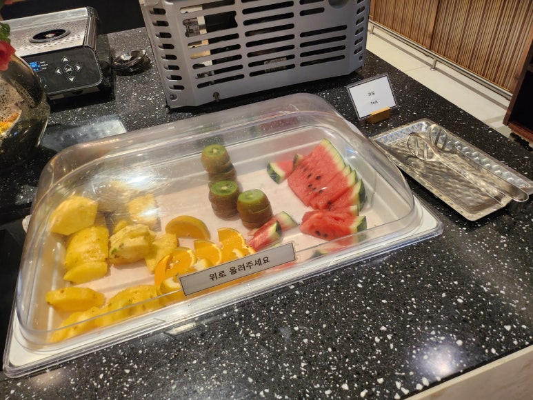 마티나골드 인천공항 제2터미널 위치/메뉴/가격/신용카드추천/콘센트 이용후기. 베브5 사용함. 만원의행복 행사중. 관련 이미지 24