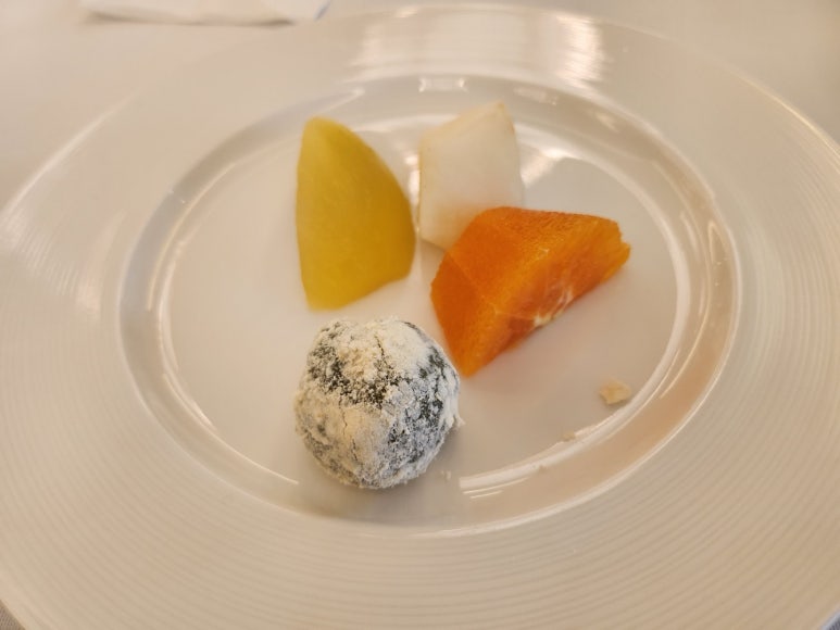 삼청각 일화당 가을 야외 웨딩 결혼식 비용 + 코스요리 시식 후기. (feat. 라움 웨딩홀) 관련 이미지 17