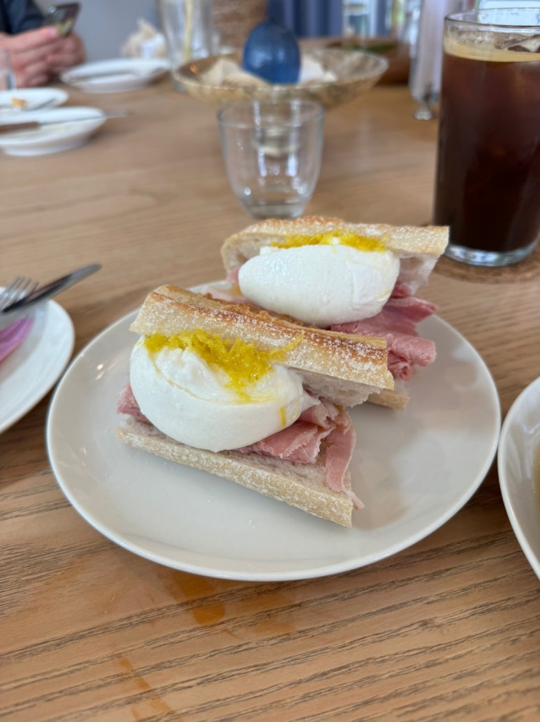 [삼각지 맛집] 카데뜨 - 바게뜨가 맛있는 프렌치 브런치 카페. 전쟁기념관 잠봉 부라타 맛집. 관련 이미지 14