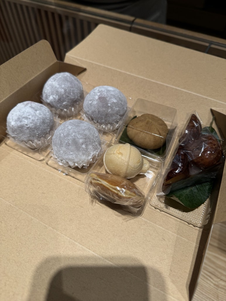 일본 도쿄 딸기 모찌 맛집 3대장 비교 호캉스 여행. 최고의 벤자이텐, 훌륭한 스즈카케 그리고 평범한 아케보노 센베이. 도쿄 디저트 맛집 추천. 관련 이미지 15