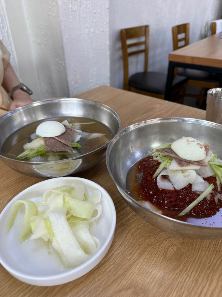 [연희동 맛집] 청송본관함흥냉면 - 맛있는녀석들 비빔냉면 맛집. 녹두전도 맛있는 서대문구 블루리본서베이. 관련 이미지 15
