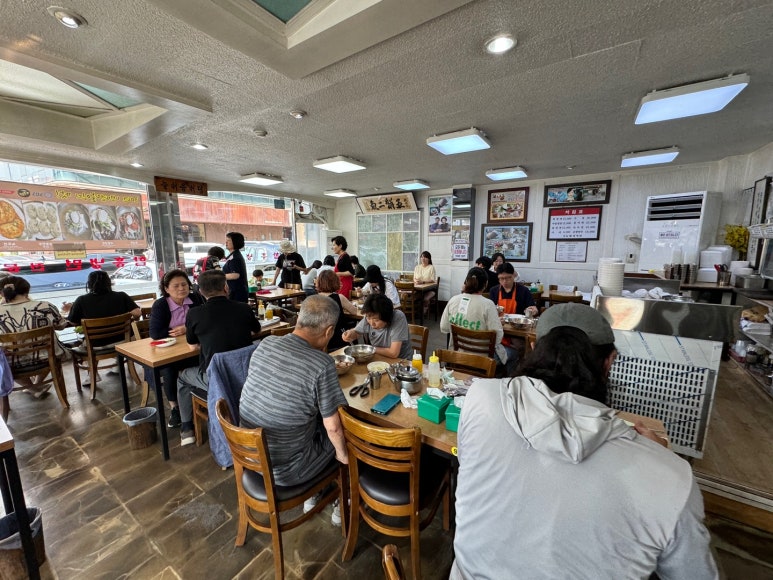 [연희동 맛집] 청송본관함흥냉면 - 맛있는녀석들 비빔냉면 맛집. 녹두전도 맛있는 서대문구 블루리본서베이. 관련 이미지 8