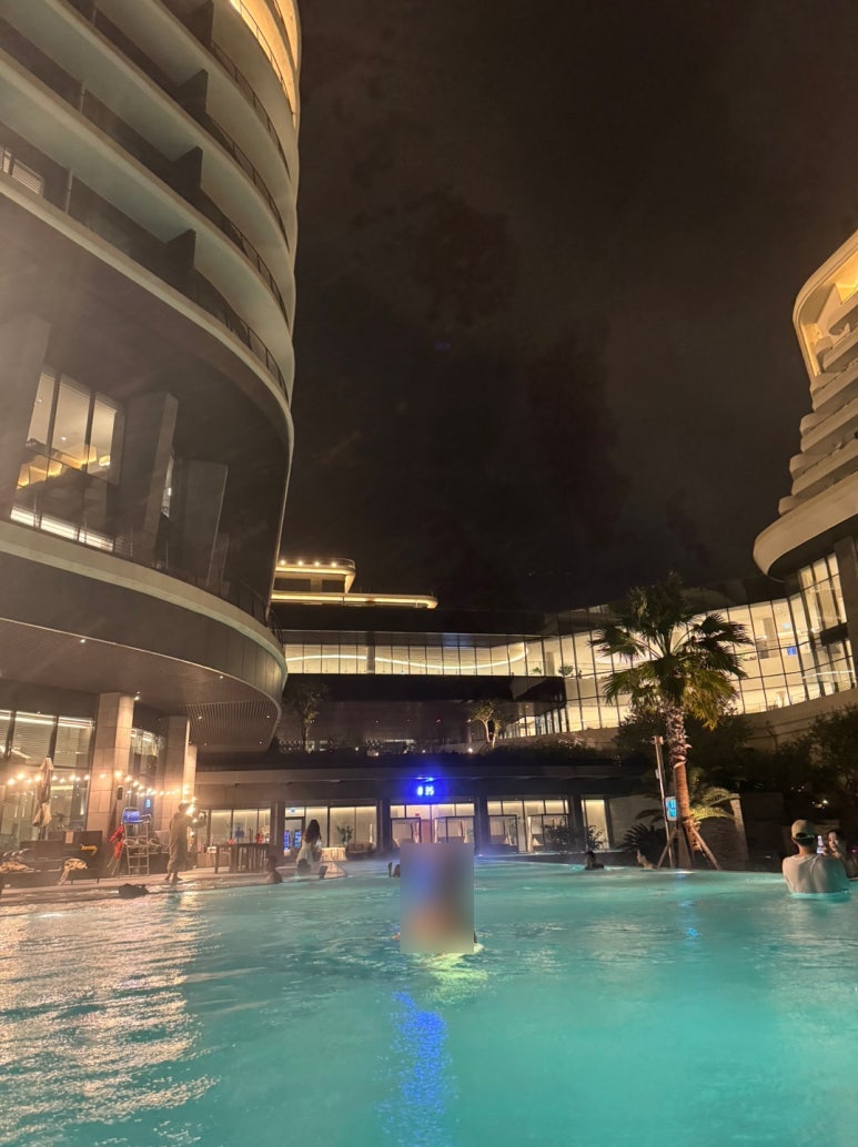 현대카드 호텔위크07 - 파르나스 호텔 제주 디럭스 킹 후기. 콘페티 조식과 중식 비교. 제주 최고의 풀장 인피니티풀 낮과 야경! (1) 관련 이미지 31