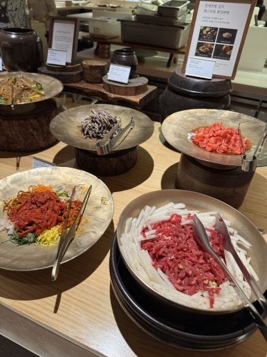 [롯데호텔서울] 라세느 - 뷔페는 먹고싶을 때 가야 제맛이지! 아내 생일 디너 뷔페 방문 후기. 트레비 클럽 쿠폰 사용. 관련 이미지 27