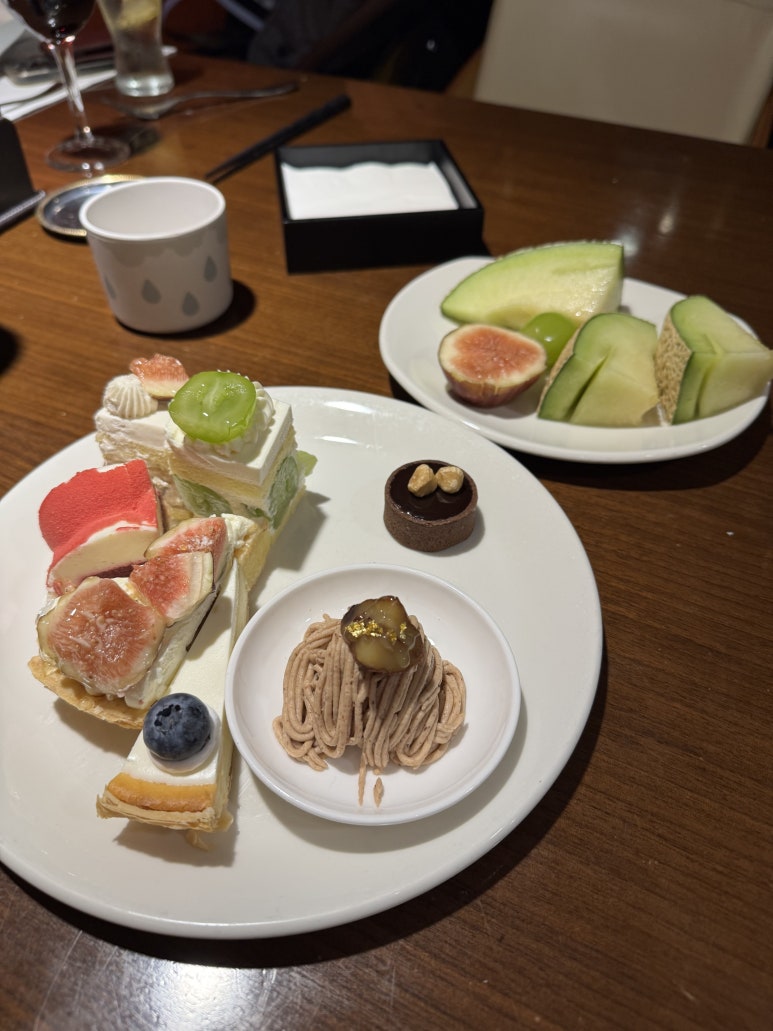 [롯데호텔서울] 라세느 - 뷔페는 먹고싶을 때 가야 제맛이지! 아내 생일 디너 뷔페 방문 후기. 트레비 클럽 쿠폰 사용. 관련 이미지 4