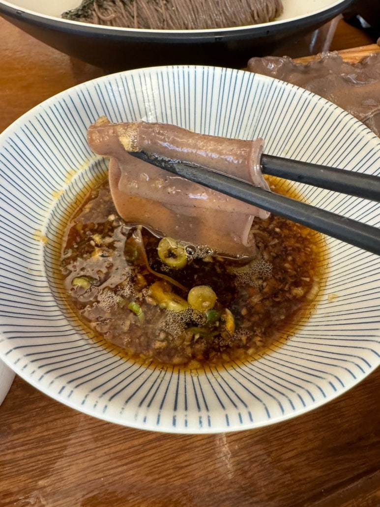 [신촌 맛집] 소바연구소 - 들기름소바, 납작소바, 자연산 빨강장어덮밥. 데이트 맛집으로 추천. 관련 이미지 12