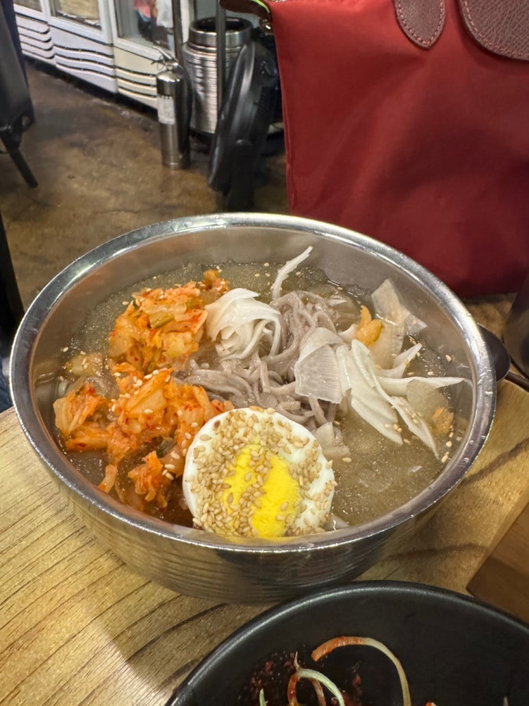 [공덕역 맛집] 마포진짜원조최대포 본점 - 블루리본서베이 주차되는 양념돼지갈비 노포 맛집. 흑쌀냉면 (물냉면)도 맛이 수준급! 관련 이미지 25