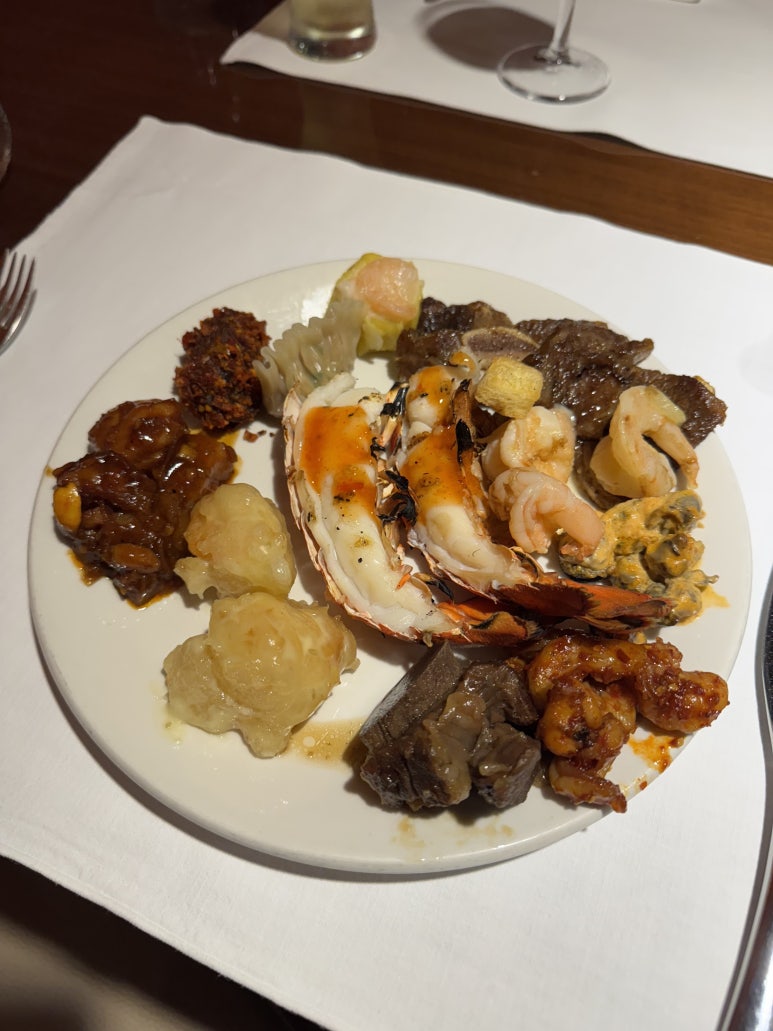 [롯데호텔서울] 라세느 - 뷔페는 먹고싶을 때 가야 제맛이지! 아내 생일 디너 뷔페 방문 후기. 트레비 클럽 쿠폰 사용. 관련 이미지 1