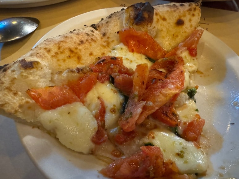 [옥수동 맛집] 옥수동화덕피자 - 토마토향 가득한 마르게리타 엑스트라 추천. 뽀모도로는 글쎄? 주차꿀팁. 관련 이미지 17