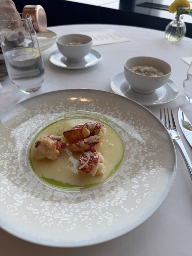 [Signiel Seoul] STAY – Lunch EMOTION Course Window-Seat View Review. Signiel Club Discount (+ Lotte Hotel Rewards Discount) image 19