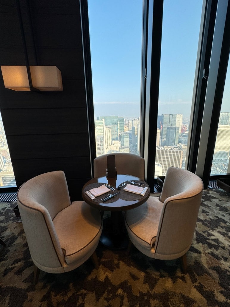 콘래드 오사카 호캉스의 모든 것 - 현아플, 힐튼 아너스 골드, 조식, 라운지, 레스토랑, 수영장, 사우나. Adieu 2023. (2) 관련 이미지 7