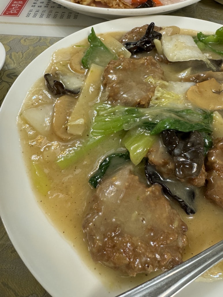 [부산여행 맛집] 동화반점 - 블루리본서베이 부산 3대 중국음식 맛집. 난자완스, 탕수육, 짜장면 모두 다 맛있는 60년 전통의 중식당. 관련 이미지 16