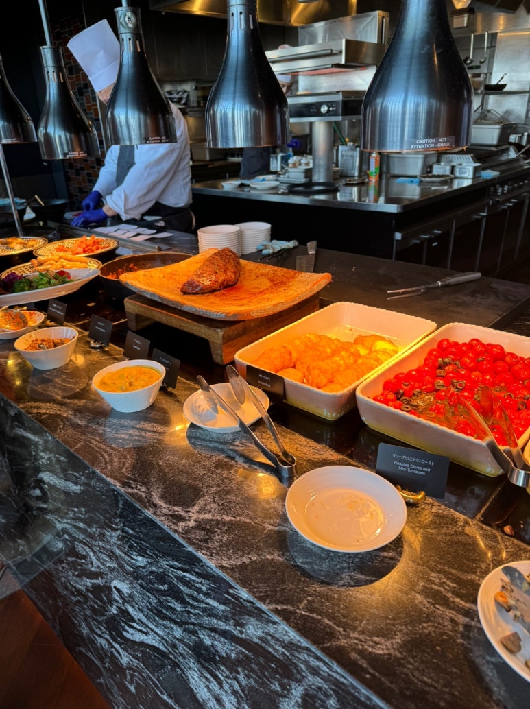 콘래드 오사카 호캉스의 모든 것 - 현아플, 힐튼 아너스 골드, 조식, 라운지, 레스토랑, 수영장, 사우나. Adieu 2023. (2) 관련 이미지 12