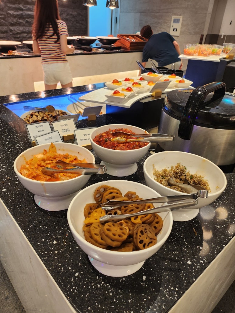 마티나골드 인천공항 제2터미널 위치/메뉴/가격/신용카드추천/콘센트 이용후기. 베브5 사용함. 만원의행복 행사중. 관련 이미지 18