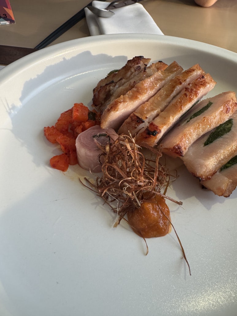 [안다즈 서울 강남] 조각보 - 리뉴얼된 메뉴 후기. 반반치킨, 오코노미야끼, 항정살 보쌈. Be my guest 내돈내산 추천메뉴 후기. 관련 이미지 2