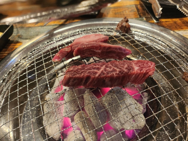 [신사동 한우 맛집] 신비갈비살 - 가성비 최고의 가로수길 한우 갈비살 현주엽 맛집. 주차 가능. 관련 이미지 22