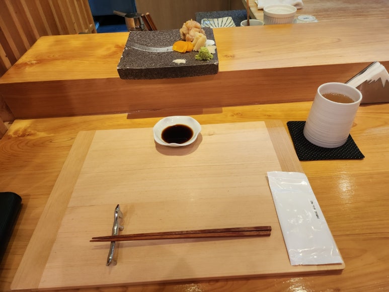 [한남동 맛집] 스시고코로 - 용산구 미들급 디너오마카세. 날것을 많이 못먹어도 갈 수 있는 곳. 발렛주차 가능. 이태원상권회복상품권 사용가능. 관련 이미지 5