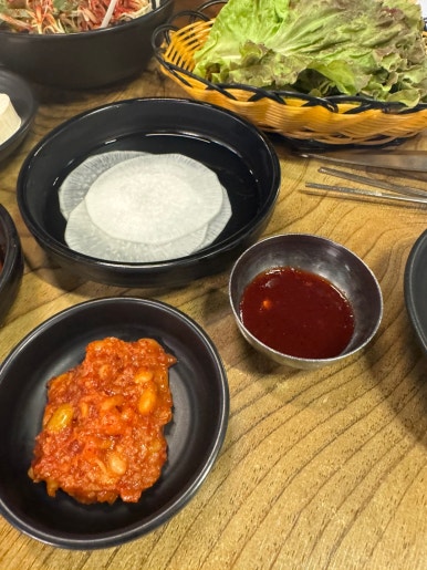 [공덕역 맛집] 마포진짜원조최대포 본점 - 블루리본서베이 주차되는 양념돼지갈비 노포 맛집. 흑쌀냉면 (물냉면)도 맛이 수준급! 관련 이미지 15