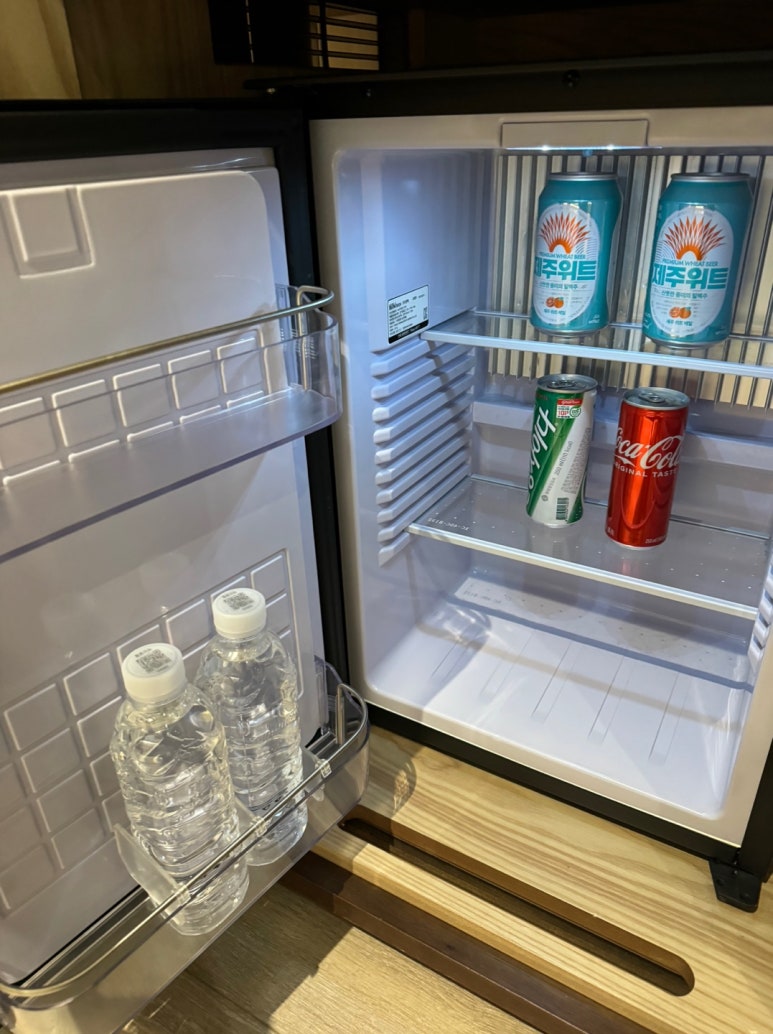 현대카드 호텔위크07 - 파르나스 호텔 제주 디럭스 킹 후기. 콘페티 조식과 중식 비교. 제주 최고의 풀장 인피니티풀 낮과 야경! (1) 관련 이미지 22