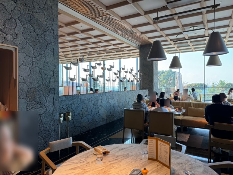 JW메리어트 제주 호캉스 - 신한 메리어트 본보이 카드 호텔 조식 5만원 할인 (조식숙제) 메뉴 추천. 아일랜드 키친 중식과 디너 뷔페까지. (2) 관련 이미지 4