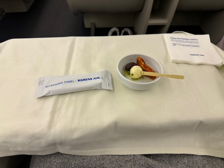하와이행 대한항공 프레스티지석 & 인천공항 제2터미널 라운지 이용후기 - 마티나골드 라운지와 비교. 위치/이용조건/음식후기. 관련 이미지 23
