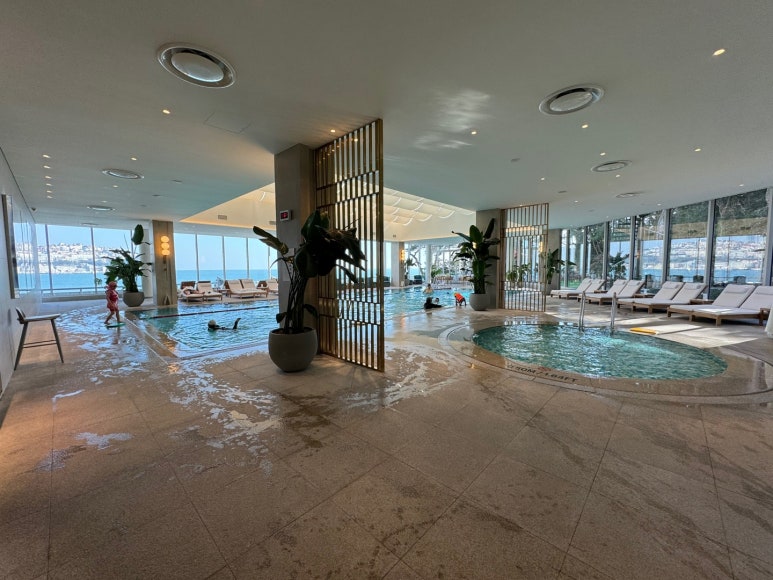 웨스틴조선 부산 - 새로단장한 해운대오션뷰 호텔. 클럽조선 플래티넘 100배 이용하기. 디럭스 비치 킹 + 수영장 + 발렛주차 후기. (feat. 그랜드조선 부산) 관련 이미지 24