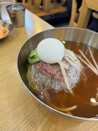 [신사동 맛집] 강남면옥 본점 - 서울 함흥냉면 맛집 5곳 리스트 총정리. 이번엔 물냉면보다 비빔냉면이 맛있는 곳. 블루리본서베이 냉면맛집. 관련 이미지 16