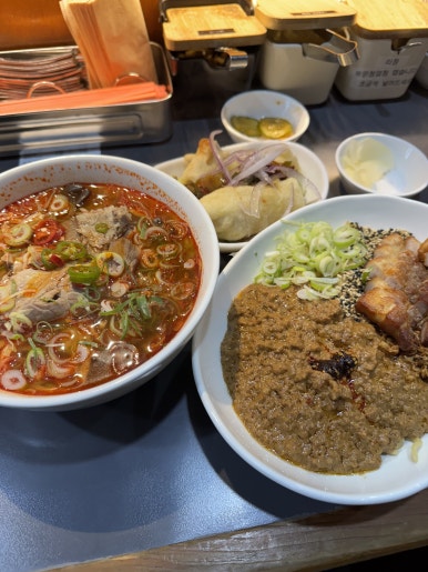 [신촌 맛집] 정육면체 신촌점 - 미쉐린 가이드 홍탕 우육면, 깨부수면, 유린기 내돈내산 솔직후기. 관련 이미지 1