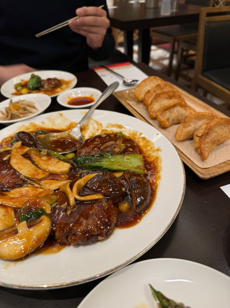 [논현동 맛집] 홍명 - 난자완스, 수제군만두, 간짜장, 잡채볶음밥 모두 다 맛있는 블루리본서베이 성시경 먹을텐데 중국집. 관련 이미지 19