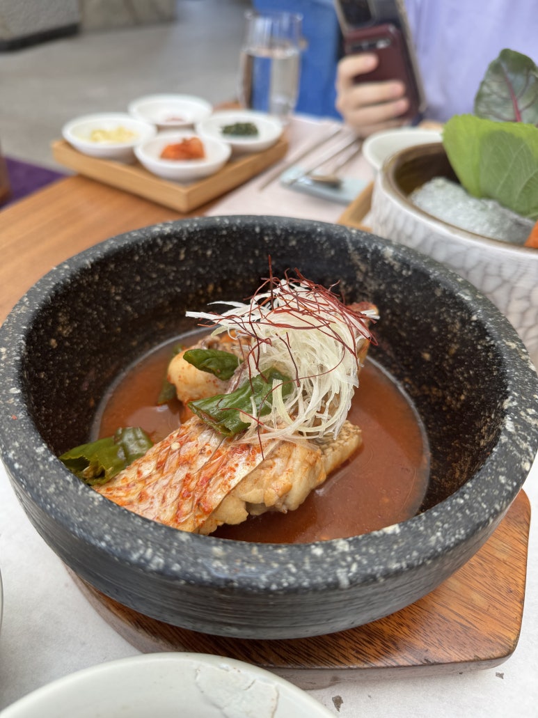 [파크 하얏트 서울] 더 라운지 - 식사 맛있는 라운지. 도미조림 1티어 찐 맛집. 신용카드 제휴할인. 발렛파킹 가능. 관련 이미지 14