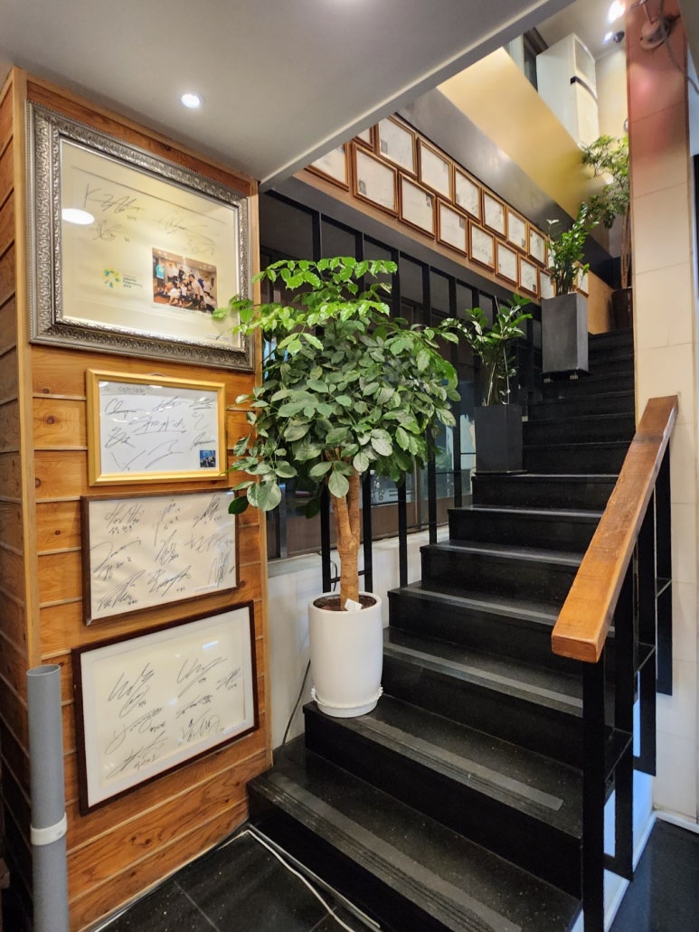 [청담동 24시간 소고기] 영천영화 - 나는 별로였다. 꽃등심, 갈비살, 육회비빔밥. 맛있는녀석들, 블루리본서베이, 연예인맛집. 관련 이미지 7