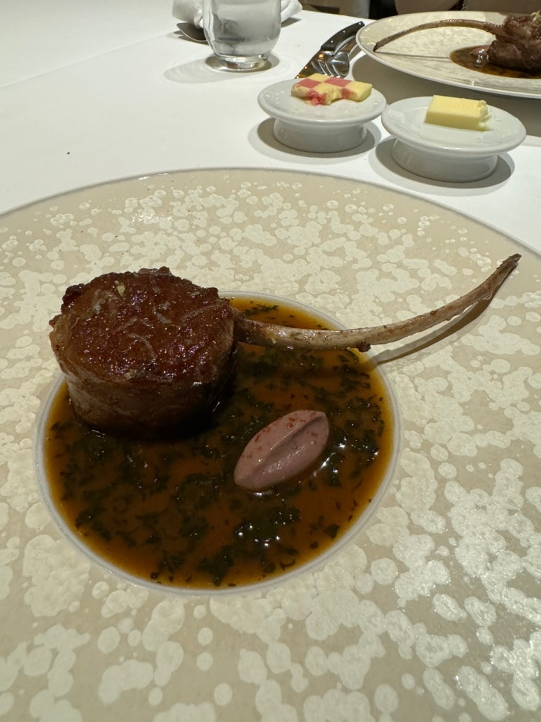 [시그니엘서울] STAY -미슐랭 1스타 프렌치 레스토랑 디너 풀코스. 훌륭하고 멋진 공간을 81층에.. 발렛주차 신용카드. 롯데상품권 사용후기. 관련 이미지 50