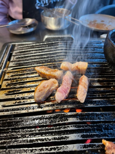 [제주공항 근처 맛집] 고기장 - 숙성 제주흑돼지 인생맛집. 제주도 흑돼지 오션뷰 맛집. 재방문의사 가득함. 관련 이미지 34