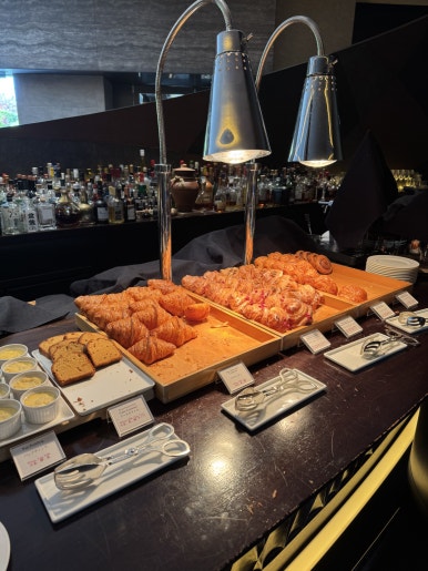 리츠칼튼 교토 - 조식, 피에르 에르메 마카롱과 조각케이크. 룸서비스, BAR 까지 먹거리 후기. 관련 이미지 11