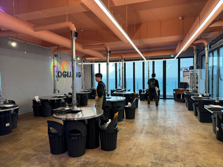 [제주공항 근처 맛집] 고기장 - 숙성 제주흑돼지 인생맛집. 제주도 흑돼지 오션뷰 맛집. 재방문의사 가득함. 관련 이미지 7