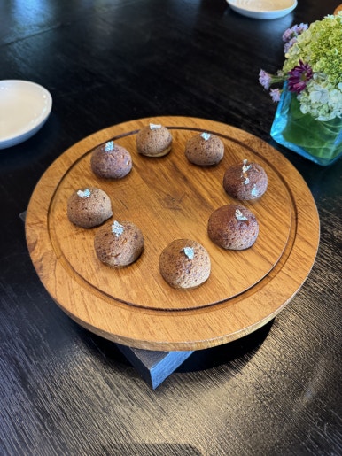 불가리 발리 - 인생 최고의 휴양지. 장동건 부부 신혼여행 인도양 오션뷰 풀빌라 추천. 메리어트 플래티넘 호캉스. 룸서비스/조식/야외수영장/레스토랑 후기. 관련 이미지 19