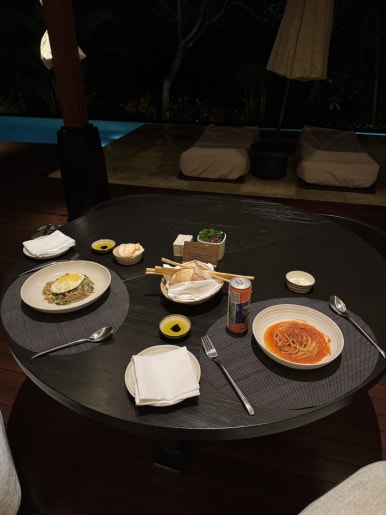 불가리 발리 - 인생 최고의 휴양지. 장동건 부부 신혼여행 인도양 오션뷰 풀빌라 추천. 메리어트 플래티넘 호캉스. 룸서비스/조식/야외수영장/레스토랑 후기. 관련 이미지 66