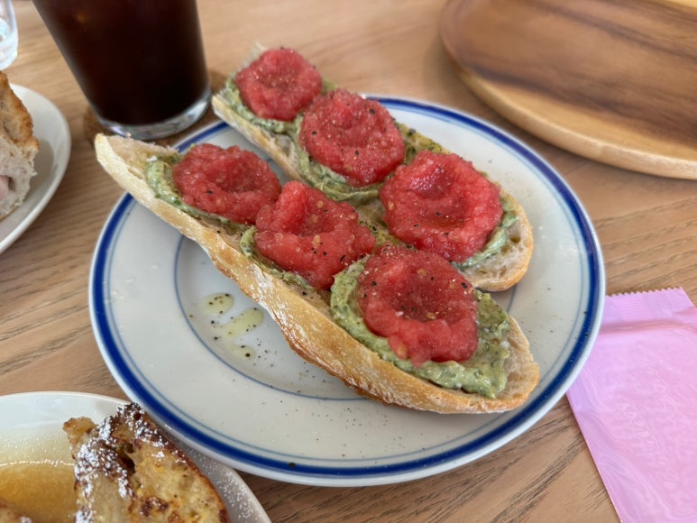 [삼각지 맛집] 카데뜨 - 바게뜨가 맛있는 프렌치 브런치 카페. 전쟁기념관 잠봉 부라타 맛집. 관련 이미지 16