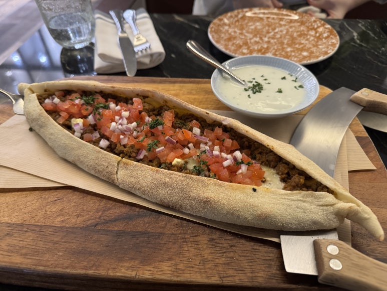 [몬드리안서울이태원] 클레오 - 지중해 음식 원탑 맛집. 양고기 피자와 비프 케밥. 아코르 멤버십 할인. 발렛 가능. 관련 이미지 8