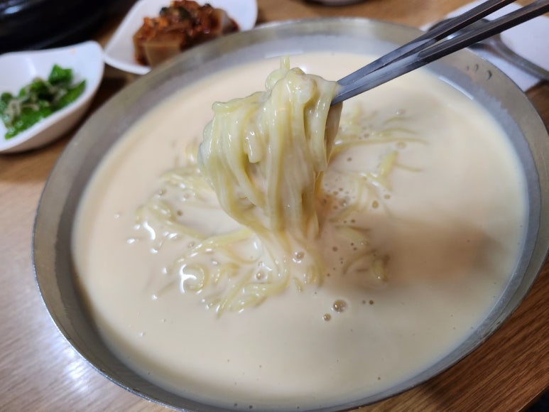 [삼각지 맛집] 진미식당 - 콩국수, 청국장, 오징어볶음 백반집. 백년가게 & 성시경 먹을텐데. 주차팁. 관련 이미지 1