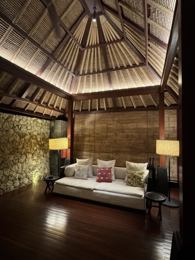 불가리 발리 - 인생 최고의 휴양지. 장동건 부부 신혼여행 인도양 오션뷰 풀빌라 추천. 메리어트 플래티넘 호캉스. 룸서비스/조식/야외수영장/레스토랑 후기. 관련 이미지 65