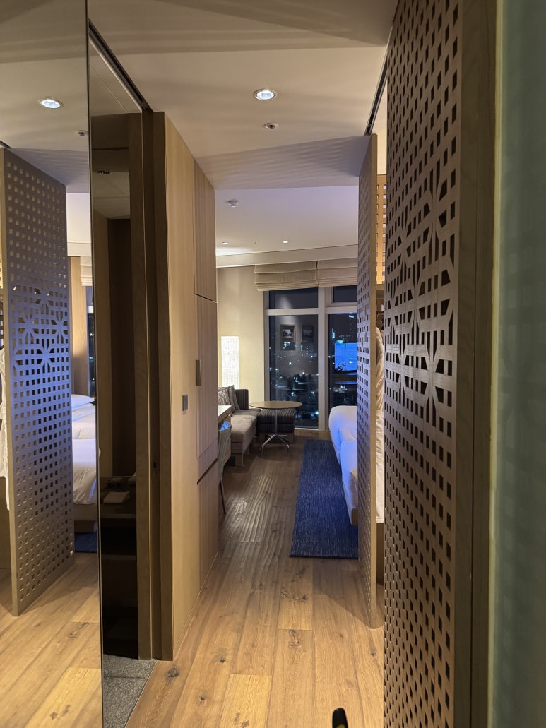 파크하얏트 부산 - 디럭스 패밀리 트윈. 추석연휴 아이랑 차타고 놀러갔다온 후기. 수영장, 조식. 관련 이미지 18