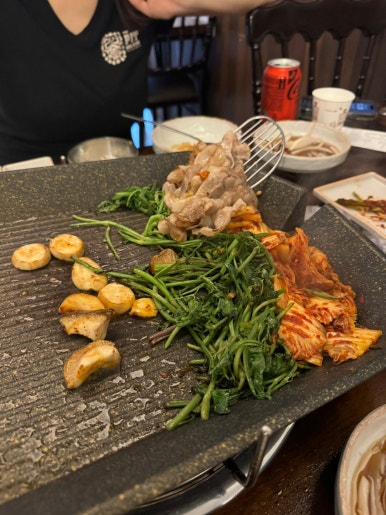 [이태원 맛집] 찰만생대패 - 서울 생대패삼겹살 맛집. 미나리 세트 후기. 냉삼보다 훨씬 맛있음! 관련 이미지 2