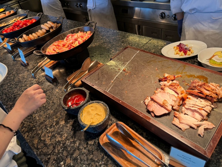 파크하얏트 부산 - 파크 이그제큐티브 마리나 스위트 & 스탠다드 룸 비교! 광안대교뷰, 조식, 수영장, 월드오브하얏트, GOH, 부산 5성호텔 비교&추천. 관련 이미지 55