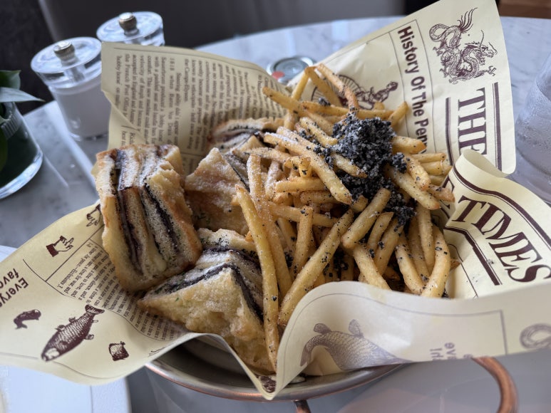 [시그니엘 서울 더라운지] - 잠실 브런치 맛집. 시그니엘 클럽 10% 할인. 발렛 신용카드. 롯데호텔 서울 비교. 롯데호텔멤버십 트레비 클럽. 관련 이미지 2