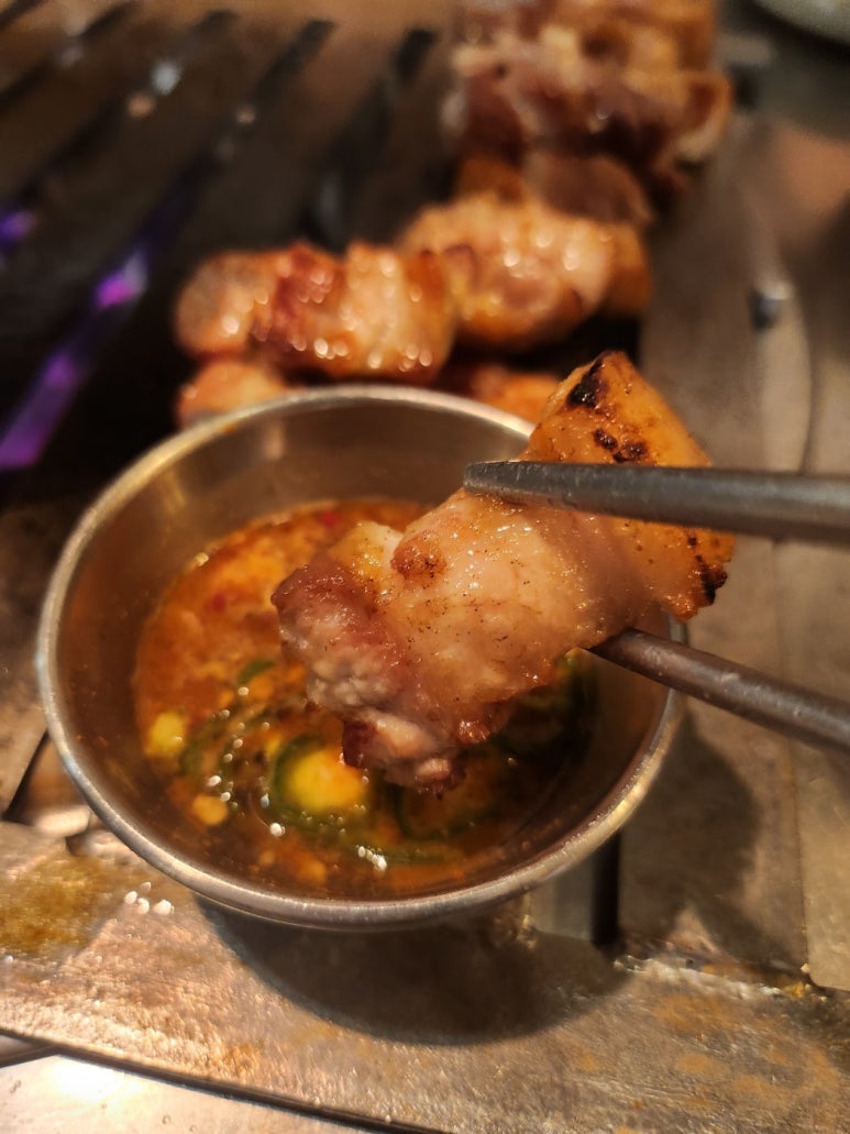 [충정로 삼겹살] 두툼 - 맛있는 녀석들 숙성삼겹살 맛집. 금돼지식당과 비교해보자. 주차꿀팁. 관련 이미지 22