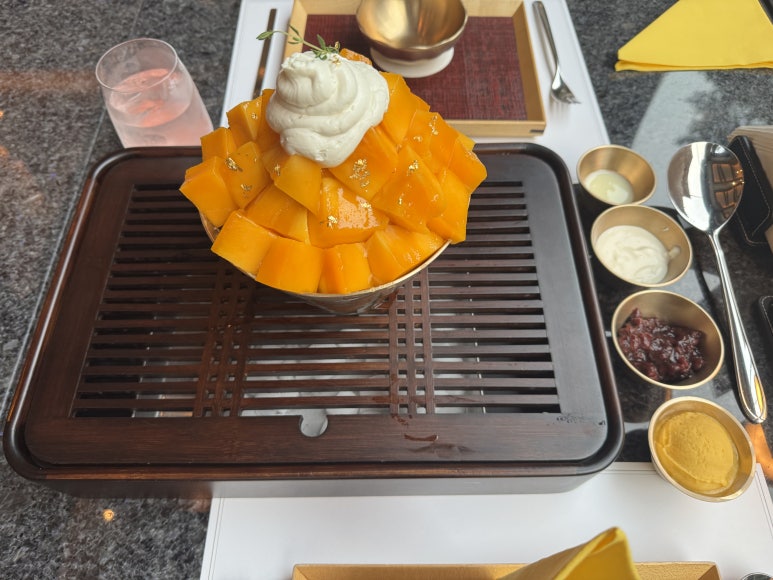 [롯데호텔 서울] 페닌슐라 라운지 - 신한카드 빙수 페스티벌 2탄. The Best+로 애플망고빙수 30% 할인 후기. 관련 이미지 12