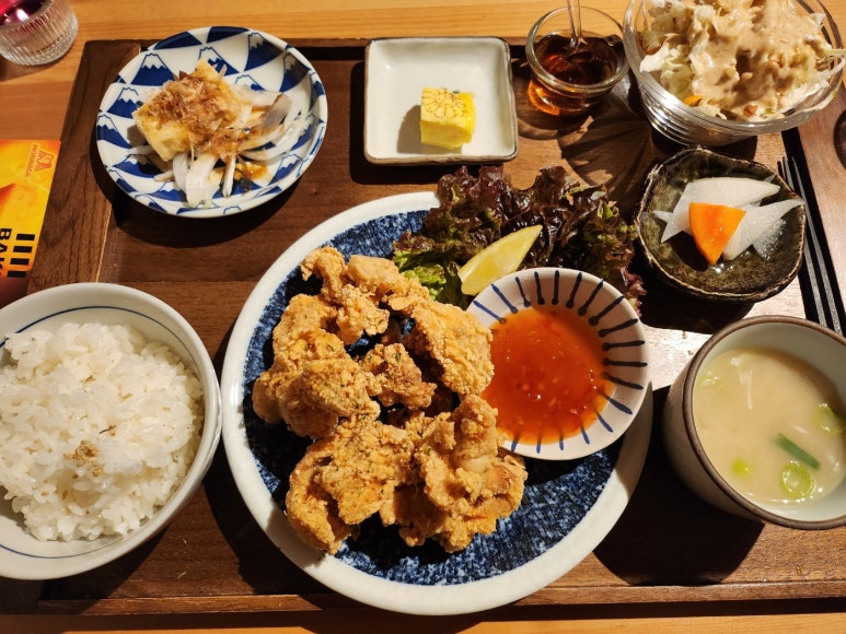 [금호동 일본가정식] 키친우라와 - 따뜻한 일본감성의 치킨난바, 치킨가라아게 맛집. 관련 이미지 1