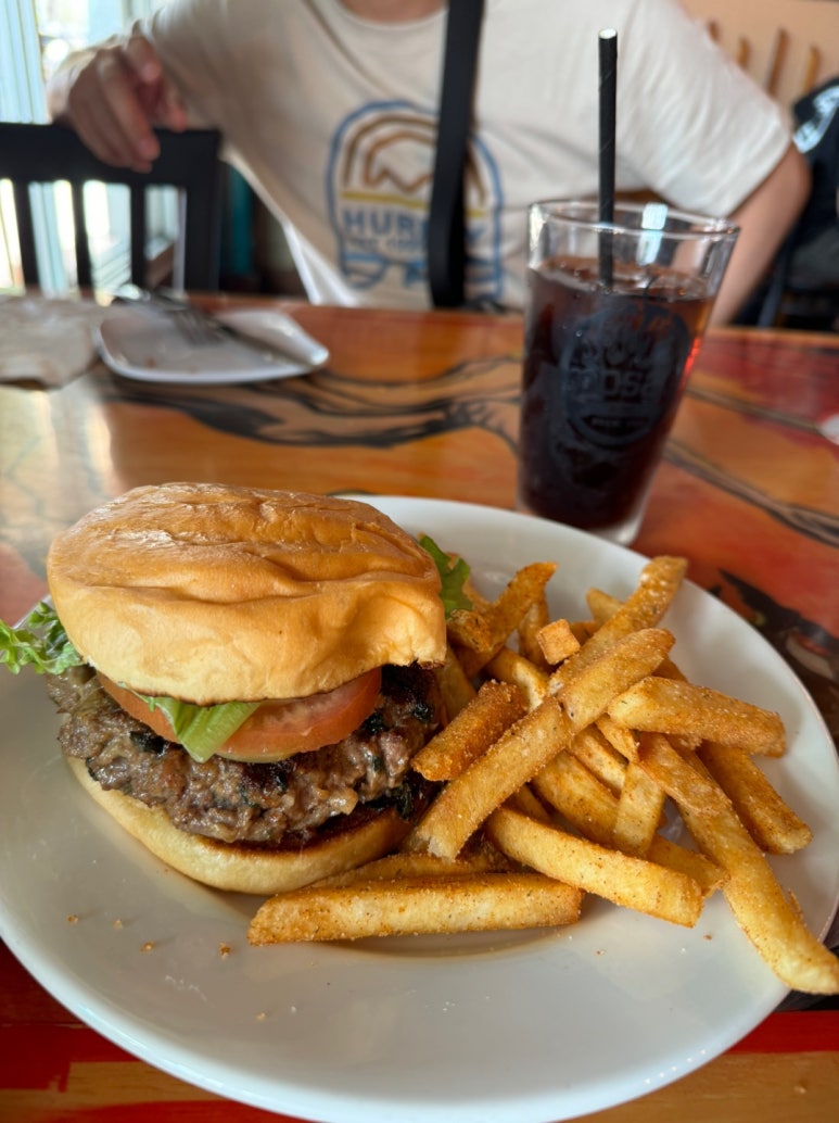 [괌 햄버거 맛집 완전정복] - 스택스버거, 모사스버거, 제프버거. 현지인 추천 내돈내산 간단비교. 관련 이미지 22