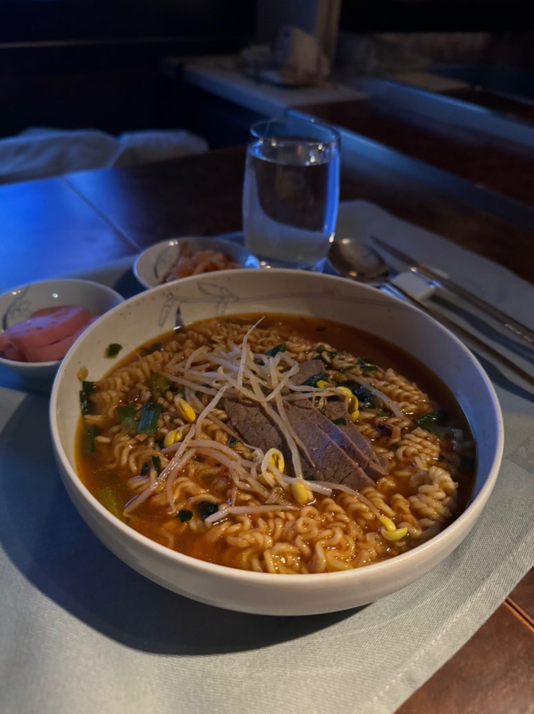 Korean Air First Class vs. Prestige Class – KE907 and KE908 Incheon–London B777-300ER Booking, Seat Recommendations, First Lounge, and SkyTeam Mileage Flight Review image 57